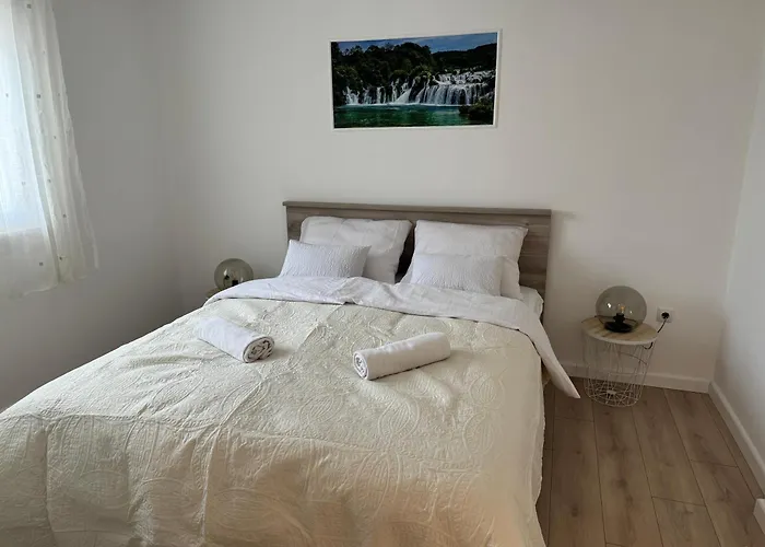 Noel & Vito Водице